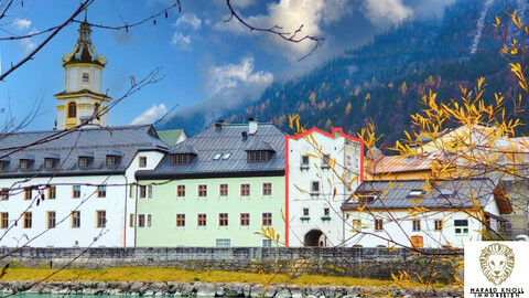 Historischer Stadtturm (Inntor, ehemals Brückentorturm) in Rattenberg / Tirol