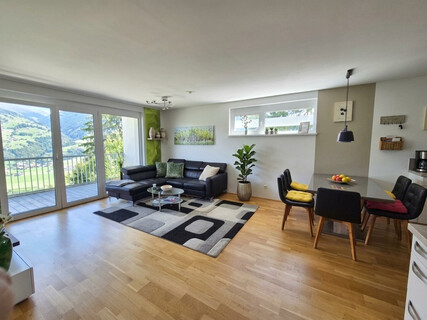 Top-Gelegenheit  ! Neuwertige moderne 3-Zi-Wohnung mit großem Aussichtsbalkon & Garage