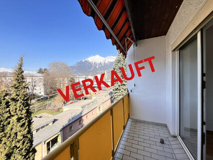 wunderschöner Ausblick und Westbalkon - 2-Zimmernwohnung mit Sanierungsbedarf - gute Raumaufteilung!
