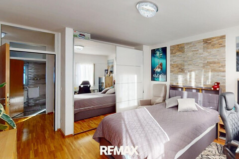 Modernisierte 4-Zimmerwohnung mit malerischer Aussicht in Wenns!