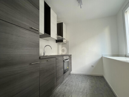 URBAN WOHNEN MIT RUHEFAKTOR ? FRISCH SANIERTE 2-ZIMMER-WOHNUNG