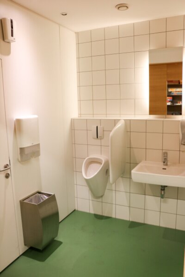 MIETE: Pradl - Büro - Geschäftslokal auf ca. 445 qm und Keller mit ca. 178 qm