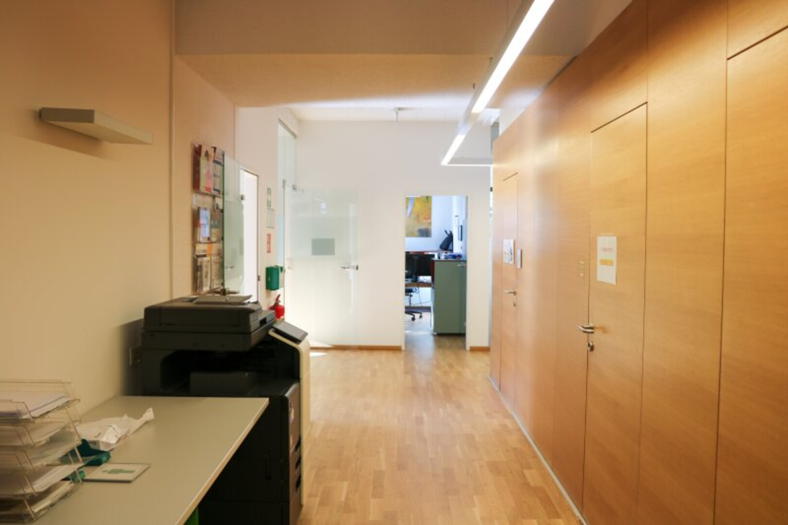 MIETE: Pradl - Büro - Geschäftslokal auf ca. 445 qm und Keller mit ca. 178 qm