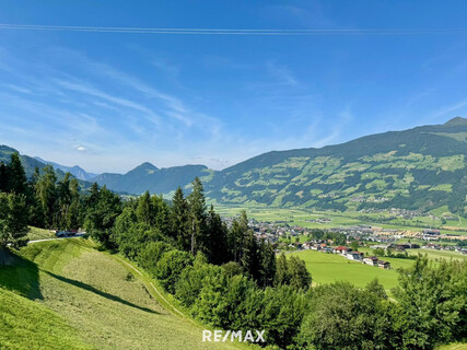 Unverbaubares Grundstück mit Raum für Wohnvisionen im Zillertal - „Naturnah. Weitblickend. Vielseitig “