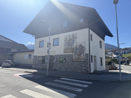 Vielseitige Lagerfläche mit guter Zufahrt in Oberperfuss
