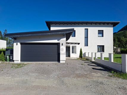 Preisreduktion! EINFAMILIENHAUS MIT VIELSEITIGEM NEBENGEBÄUDE