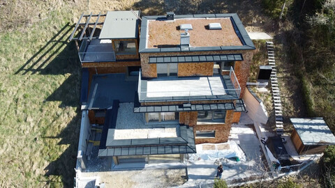 Einzigartiges Einfamilienhaus in Axams-Omes | unverbaubarer Weitblick | Lärchen-Holzschindelfassade | ca. 155 m2
