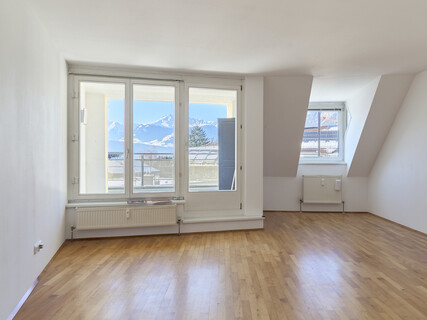 4 Zimmer Dachterrassenwohnung mit Kaminanschluss . HÖTTING
