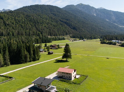 Nettes Panorama-Baugrundstück auf dem Plateau