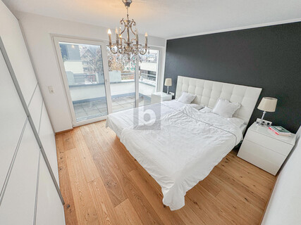 MODERNES PENTHOUSE IN ZENTRALER RUHELAGE