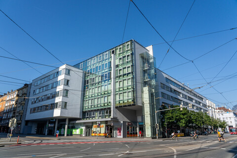 City Center Dreizimmer-Wohnung – Ihr modernes Zuhause im Herzen der Stadt