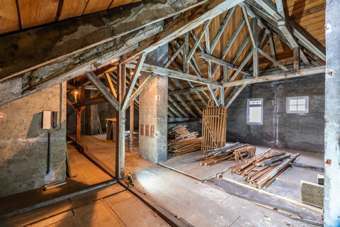 Wunderschöner Innenstadt-Rohdachboden mit Baubescheid