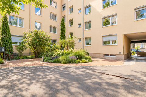 In bester Gesellschaft – um´s Eck von der Döblinger Hauptstraße! Modernisiertes Wohnhaus!