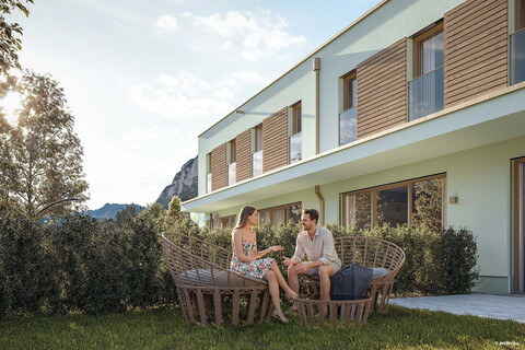 Hochwertige Dachterrassenwohnung mit sonnigem Garten