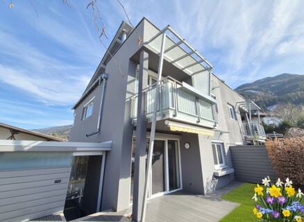 Topmoderne energieeffizente Haushälfte mit Gartenterrasse,Balkon und großer Dachterasse