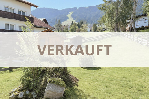 Sonniges Grundstück mit Altbestand - Touristische Widmung laut vorliegenden Angaben