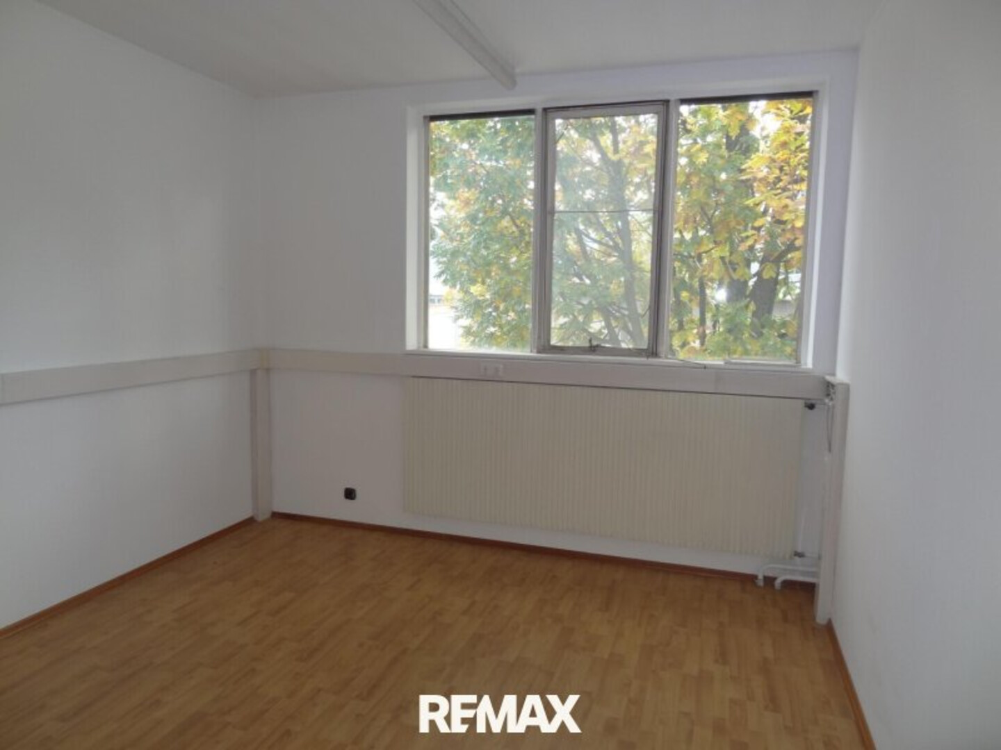 Verkehrsgünstig gelegenes Loft Büro im "Industrial Style" mit Parkplätzen neu zu vermieten