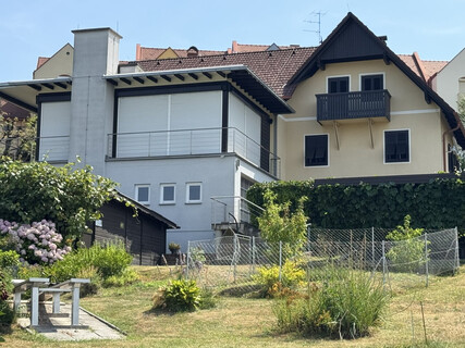 Großzügiges 9-Zimmer-Haus in Straden, Garten, Pool, Garagen und 40 m² Wintergarten – 280 m² Wohnkomfort in Toplage