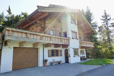 FREIZEITWOHNSITZ Tiroler Landhaus mit Gäste Apartment 