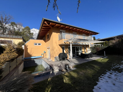 Top gepflegtes Einfamilienhaus in Absam mit Garten, Pool, Garage & Solar – 5 Zimmer!