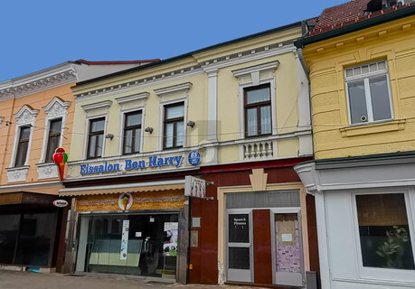 GUTE LAGE - MIT FREIEM GESCHÄFTSLOKAL UND MIETEINNAHMEN