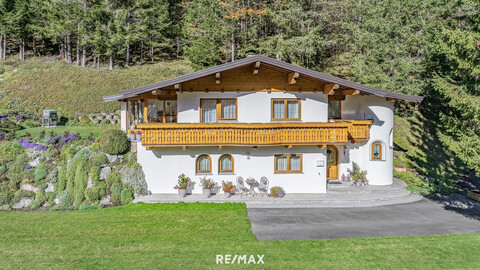 Anwesen in sonniger Panoramalage mit unverbaubarem Bergblick