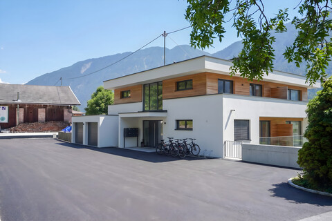 MEHRGENERATIONSHAUS / GRUNDSTÜCK MIT ENTWICKLUNGSPOTENZIAL