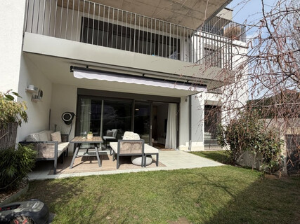 hochwertig ausgestattete 3 Zimmerwohnung mit Terrasse, Garten und 2x TG-Platz in ruhiger Lage von Weer