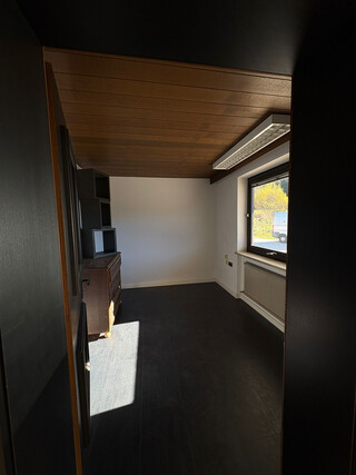 Kleinbüro. EUR 330,00. Sofort beziehbar.