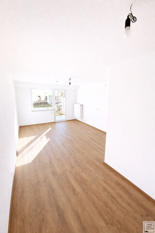 Charmante Garçonniere mit Terrasse – modernisiert und lichtdurchflutet