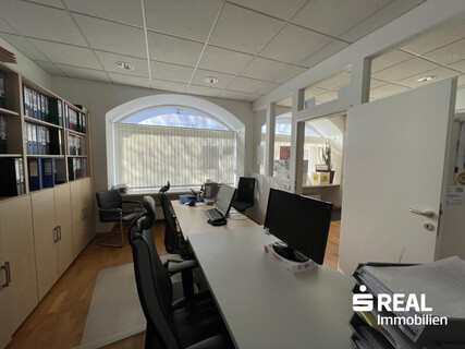 Top-Gewerbefläche mit ca. 98 m² in Hopfgarten mitten im Markt