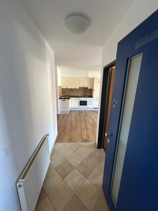 Gemütliche 2-Zimmer-Wohnung mit Balkon, Bergblick & 2 Parkplätzen in Imst