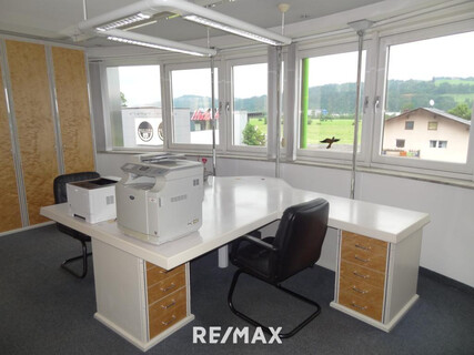 Barrierefrei erreichbare Büro- und Praxisflächen mit Parkplätzen in sehr guter Verkehrslage von Wörgl zwischen 200m² und 762m² zu vermieten