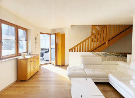 Großzügige Wohnung mit zwei sonnigen Balkonen
