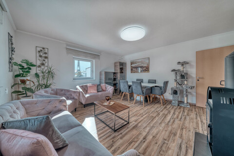 Familientraum! Großzügige 4-Zimmer Wohnung mit Garten zu verkaufen!