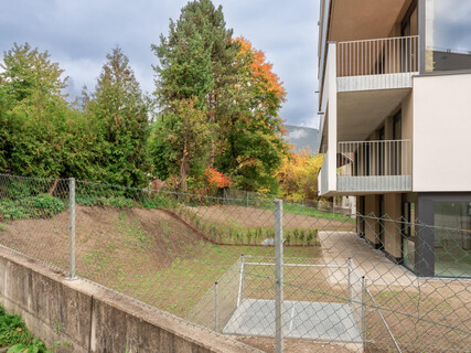 Ruheoase im Neubau: 3 Zimmer mit tiefem Balkon, Abstellraum und großzügigem Bad