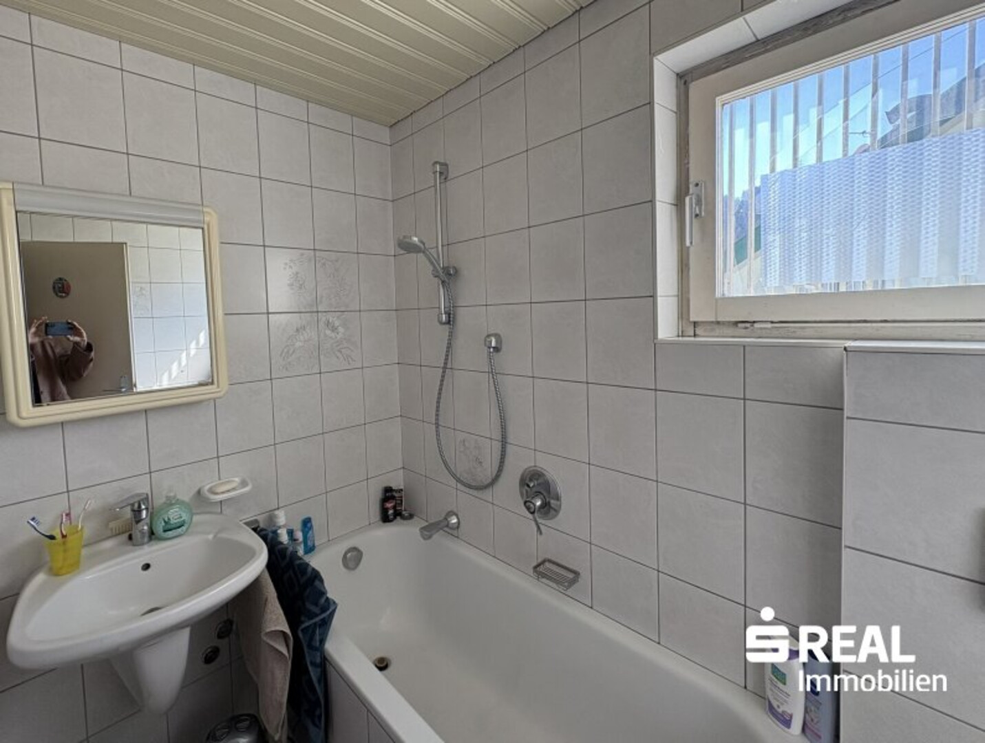 Sanierungsbedürftige Doppelhaushälfte Mentlberg