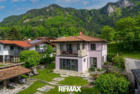Architektenhaus mit wunderschönem Garten & modernsten Annehmlichkeiten!
