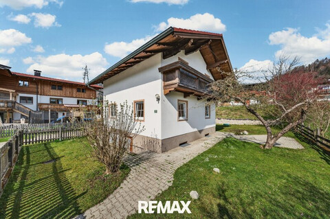 Charmantes Einfamilienhaus in Erl mit Garten, Balkon & 3 Stellplätzen!