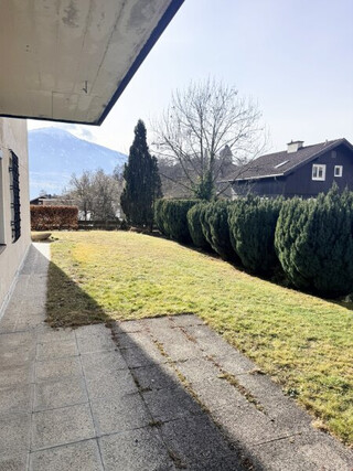 2 in 1: Sie haben die Wahl : Großzügige Wohnung mit 290m² Gartenparadies ab sofort zu kaufen