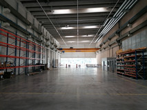 Top ausgestattete Hallenflächen mit Büro