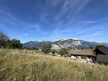 sonniger und idyllischer Baugrund in Grinzens