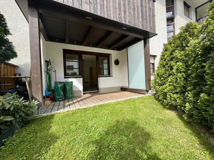 *hübsche 2 Zimmerwohnung mit Garten und Terrasse sowie Garage in schöner Lage!