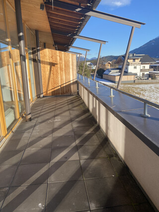 Geräumige Wohnung mit Terrasse 