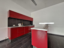 Raum für Ihre Vision: Vielseitige Gewerbefläche von 330 m² wartet auf Sie