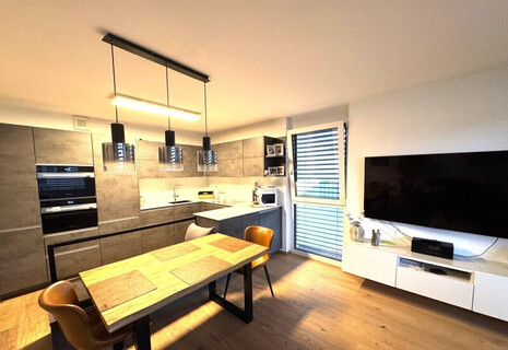 Neuwertige 3-Zimmerwohnung mit Südbalkon & Tiefgarage in Hall-Schönegg