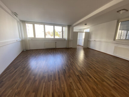 Helles Büro in Innsbruck 1. Etage, Top Lage