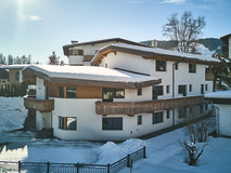 Zentral gelegene, moderne Immobilie mit vielseitigen Nutzungsmöglichkeiten