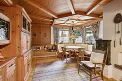 Bungalow mit Pool in zentraler Bestlage