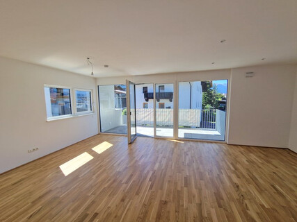 Exklusive 2-Zimmer-Wohnung mit Balkon Top 3